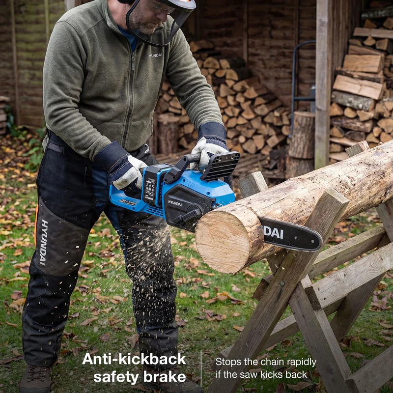 Hyundai 14" / 350mm 40V, (2x20V), 4Ah Brushless Cordless Chainsaw, Auto-Oiling, Anti-Kickback