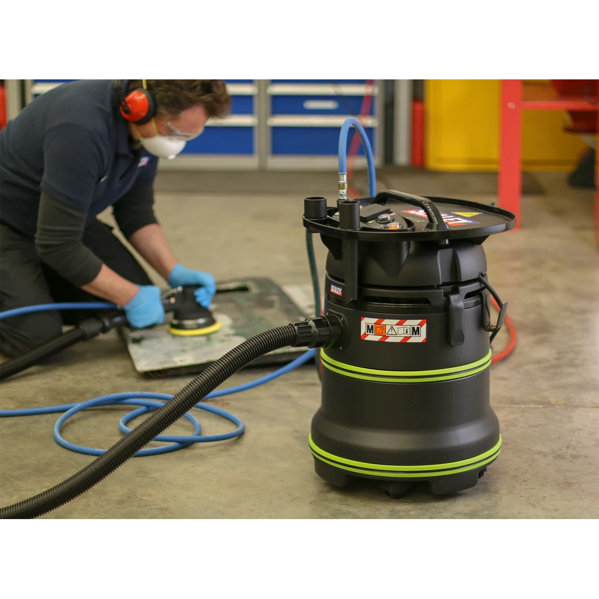 Sealey M Class Dust-Free Industrial Wet & Dry Vacuum Cleaner 35L with Autostart for Air/Electric Power Tools 1000W/230V