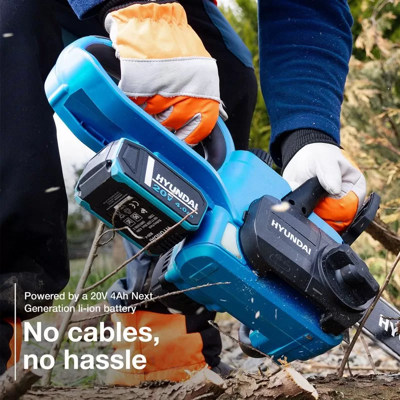 Hyundai 10'' 25cm Cordless Chainsaw 20V Li-Ion 4Ah Battery and Charger
