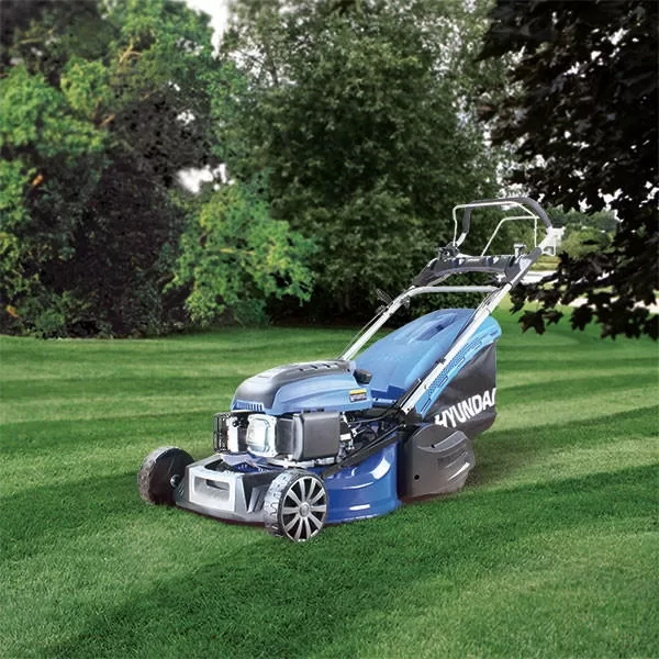 Hyundai HYM530SPR Self-Propelled Petrol Lawn Mower with Rear Roller