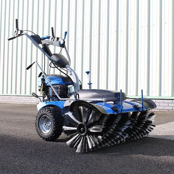 Hyundai 173cc 39'' 100cm Self Propelled Petrol Yard Sweeper Powerbrush