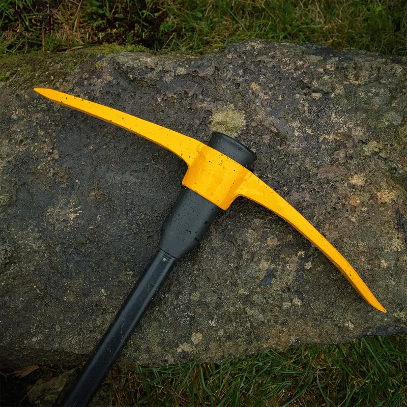 JCB 7lb Chisel and Point Pick Axe - Professional Construction Tool
