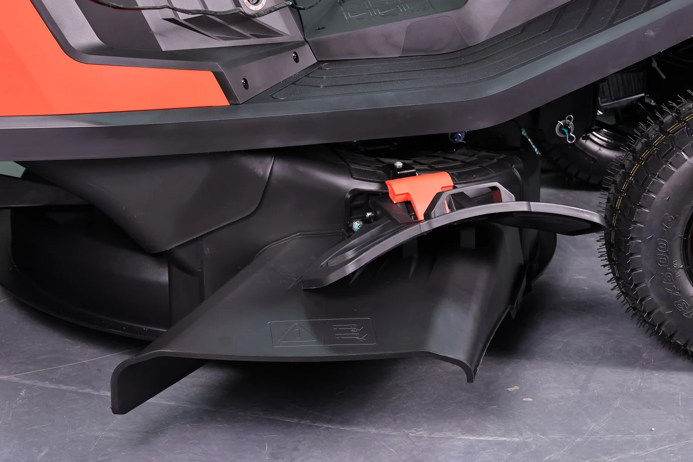Harry RM66M 26" Compact Ride-On Mower - 224cc Loncin Engine, Manual Transmission & 150L Catcher